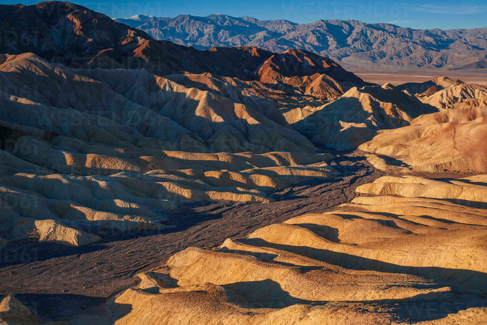 Thung lũng mang tên tử thần Death Valley nằm tại bang Califonia, Mỹ là một trong những địa điểm nổi tiếng nhất thế giới. Nơi đây gắn liền với một số bí mật gây kinh ngạc.