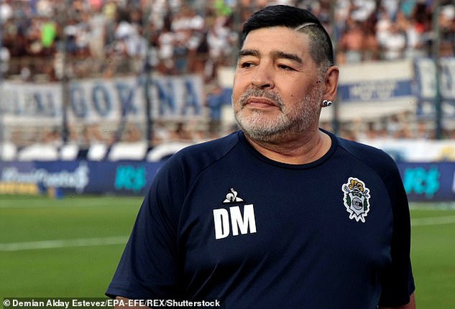 Thêm nữa, Maradona còn sở hữu nhiều đồ trang sức đắt giá và kiếm được nhiều tiền từ sự nghiệp bóng đá, đầu tư vào các dự án...