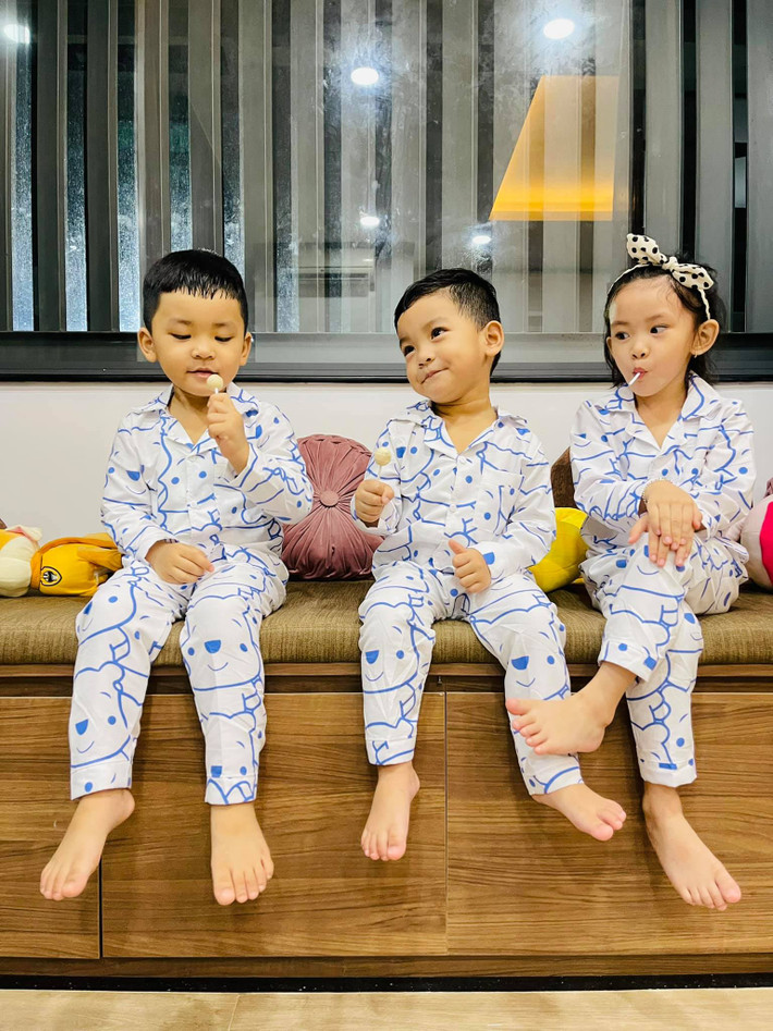 3 nhóc tỳ nhà Hải Băng - Thành Đạt. Trước khi đến với Hải Băng, Thành Đạt có một cậu con riêng với người vợ cũ.