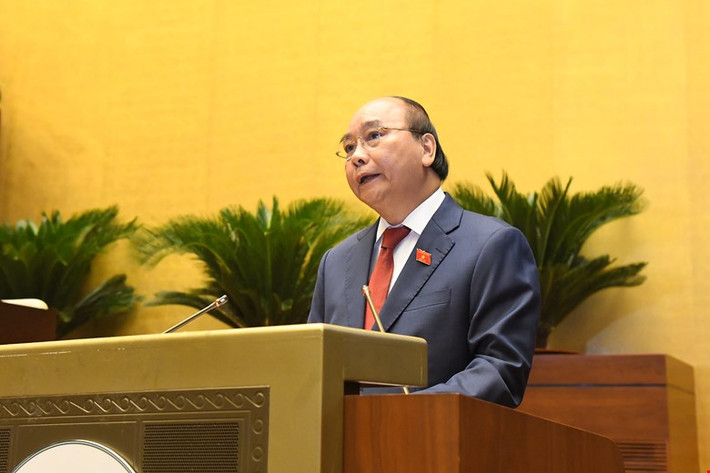 Chủ tịch nước Nguyễn Xuân Phúc tuyên thệ: “Dưới cờ đỏ sao vàng thiêng liêng của Tổ quốc, trước Quốc hội và đồng bào cử tri cả nước, tôi, Chủ tịch nước CHXHCNVN xin tuyên thệ: Tuyệt đối trung thành với Tổ quốc, với Nhân dân, với Hiến pháp nước CHXHCN Việt Nam; ra sức công tác để hoàn thành tốt nhiệm vụ Đảng, Nhà nước và Nhân dân giao phó".