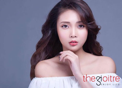 Nụ cười tươi, gương mặt thanh thoát là nét đẹp khiến nữ sinh này luôn thu hút mọi ảnh nhìn.