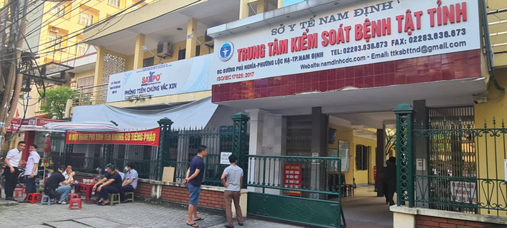 Thông tin từ cơ quan điều tra, quá trình đấu tranh, làm rõ các cá nhân đã nhận tiền hoa hồng hơn 3,1 tỷ đồng từ Công ty Việt Á. Ông Lưu cùng 3 thuộc cấp Vũ Ngọc Tuyên – Kế toán trưởng, Vũ Khánh Vân - Trưởng phòng Kế hoạch nghiệp vụ)và Phạm Thị Nga - Trưởng khoa Dược, Vật tư y tế đã vi phạm vào các hành vi bị cấm trong đấu thầu được quy định tại Điều 89 Luật Đấu thầu và đủ yếu tố cấu thành tội “Vi phạm quy định về đấu thầu gây hậu quả nghiêm trọng” quy định tại Điều 222, Bộ luật Hình sự. Vũ Thị Ngọc Thanh - Phó trưởng Khoa xét nghiệm đã có hành vi bớt xén, bán lại kit test cho Việt Á, phạm tội “Tham ô tài sản”.