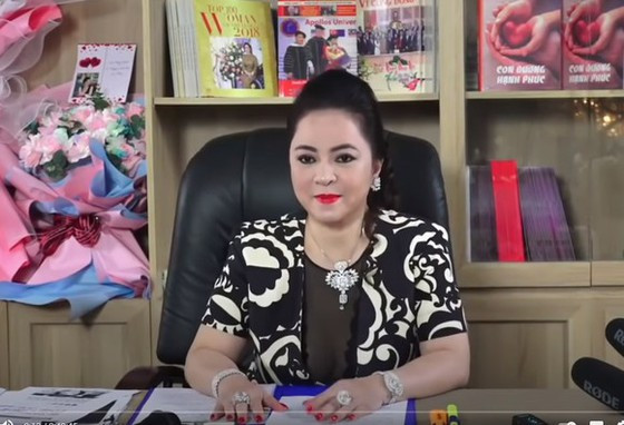Nguyên tắc trong đấu tranh phòng chống tội phạm, giữ gìn an ninh trật tự là hành vi phạm tội xảy ra ở địa phương nào, cơ quan tố tụng ở địa phương đó có thẩm quyền giải quyết. Trường hợp hành vi vi phạm pháp luật xảy ra ở nhiều địa phương, nơi nào phát hiện đầu tiên, nơi đó sẽ giải quyết. Tuy nhiên, đối với hành vi vi phạm pháp luật thực hiện trên không gian mạng, cơ quan nào phát hiện trước sẽ giải quyết mà không phụ thuộc vào việc người vi phạm cư trú ở đâu hoặc nạn nhân cư trú ở đâu hay hậu quả xảy ra ở đâu.
