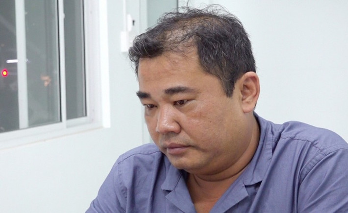 Trần Trí Mãnh trốn thuế gần 49 tỷ đồng: Sau khi khởi tố bị can Trần Trí Mãnh về tội “Sản xuất, buôn bán hàng giả”, quá trình điều tra mở rộng vụ án, Cơ quan điều tra tiếp tục làm rõ từ năm 2018 đến tháng 3/2021 thông qua các hoạt động kinh doanh của mình Trần Trí Mãnh đã không kê khai nộp thuế theo quy định số tiền trên 161 tỷ đồng, trong đó Cơ quan thuế đã xác định bị can Mãnh đã trốn thuế số tiền gần 49 tỷ đồng.