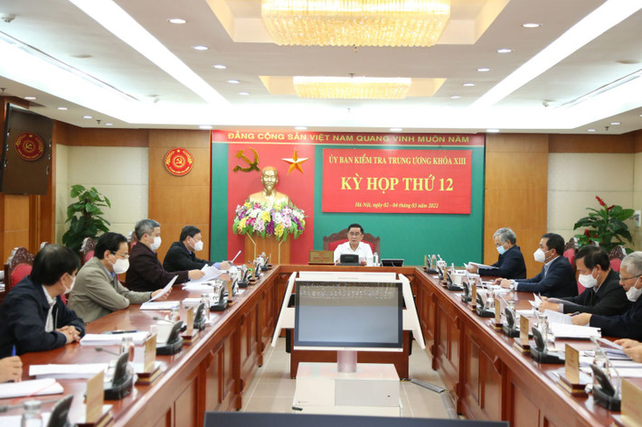Trước đó, tại kỳ họp thứ 12, Ủy ban Kiểm tra Trung ương xác định Ban Thường vụ Tỉnh ủy Bình Thuận nhiệm kỳ 2015-2020 đã vi phạm nguyên tắc tập trung dân chủ và quy chế làm việc.