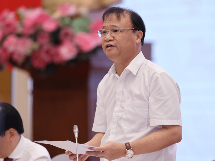 Thứ trưởng Đỗ Thắng Hải sinh năm 1963 tại tỉnh Bắc Ninh, có học vị thạc sĩ kinh tế. Ông Đỗ Thắng Hải được bổ nhiệm làm Thứ trưởng Bộ Công Thương từ tháng 1/2014.