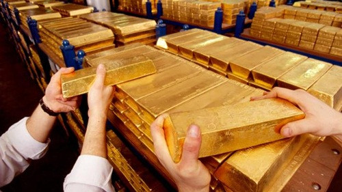 Riêng kho vàng của BoE chứa hơn 5.100 tấn, trong đó có cả dự trữ chính thức của Bộ Tài chính Anh và lượng lớn vàng vật chất được giao dịch tại London. Vàng của 30 quốc gia khác cũng được đặt ở đây.
