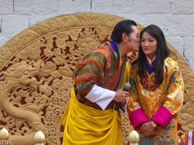 9. Bhutan, tỷ lệ nợ công/GDP: 110,7% Quốc gia châu Á nhỏ bé Bhutan có quan hệ kinh tế mật thiết và phụ thuộc nhiều vào Ấn Độ về hỗ trợ tài chính và nguồn lao động nước ngoài để phát triển cơ sở hạ tầng.