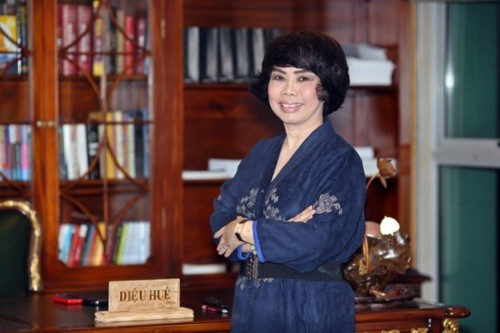 Đại diện khác của Việt Nam là bà Thái Hương (58 tuổi) – Chủ tịch TH Group. Riêng bà Thái Hương là người khá quen thuộc với danh sách của Forbes, năm ngoái bà là một trong hai người phụ nữ Việt Nam lọt Top 50 người phụ nữ quyền lực nhất châu Á.
