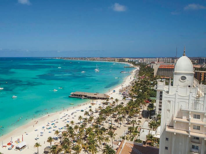 Riu Palace Aruba, Aruba (một hòn đảo dài 32 km của Antilles nhỏ trong biển Caribbean).