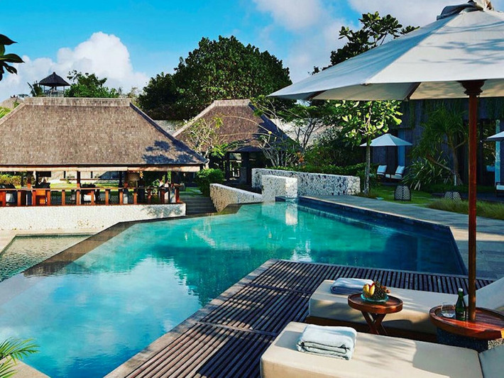 Bulgari Hotels and Resorts, Bali: Các biệt thự ở đây tự hào một lối vào riêng, nhiều phòng ngủ, một phòng khách và nhiều dịch vụ xa hoa khách.