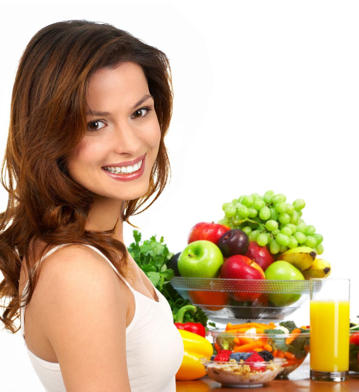 Giúp răng và nướu khỏe mạnh. Dứa còn có thuộc tính làm se, đảm bảo cho răng chắc khỏe. Chất làm se trong dứa như một phương thuốc tự nhiên giúp chữa răng lung lay và co rút nướu. Dứa cũng giúp thắt chặt các mô, làm săn chắc cơ thể, ngăn chặn việc rụng răng, rụng tóc…