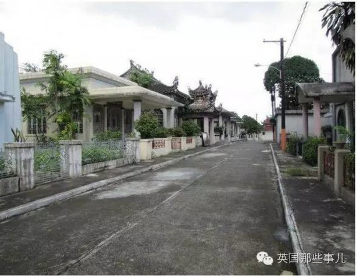 Rất nhiều người Philippines gốc Hoa giàu có sau khi qua đời đã được mai táng tại nơi đây. Họ xây những ngôi nhà hoành tráng cho người chết cũng nhằm thể hiện sự giàu có.