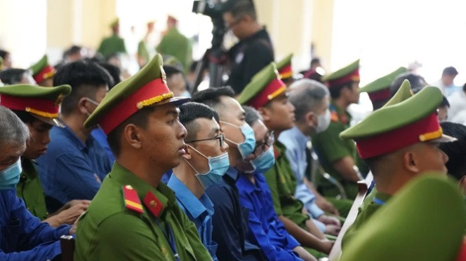 Các bị cáo còn lại gồm các cựu lãnh đạo, cán bộ Ngân hàng SCB; các cựu cán bộ Ngân hàng Nhà nước; cựu cán bộ Thanh tra Chính phủ; cựu cán bộ Kiểm toán Nhà nước. Trong quá trình điều tra, hầu hết các bị cáo đều thừa nhận hành vi sai phạm, thực hiện theo chỉ đạo của bà Trương Mỹ Lan.