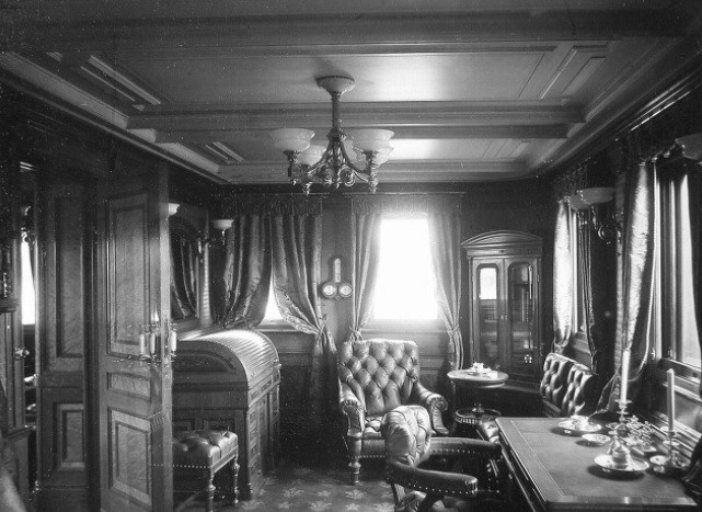 Tuy nhiên, vào cuối những năm 1960, du thuyền Standart bị đem tháo dỡ, bán sắt vụn.