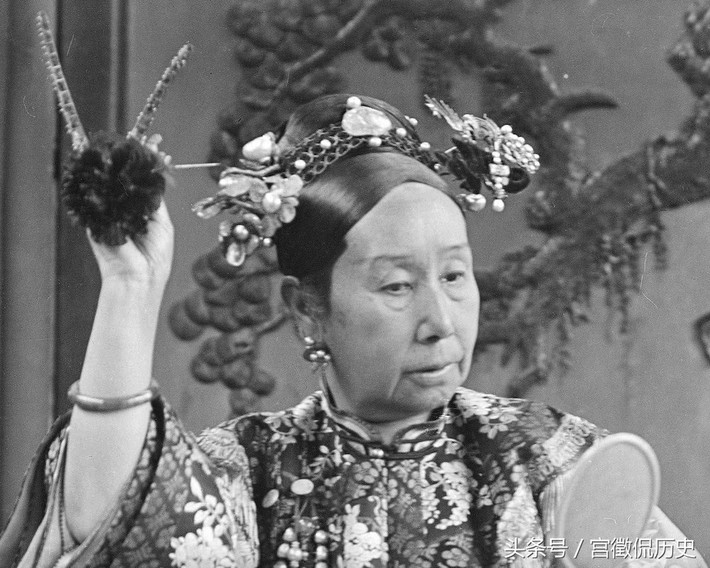 Lão Phật gia lo sợ khi xuống cõi âm thì sẽ bị những hồn ma đeo bám, hành hạ để trả thù.