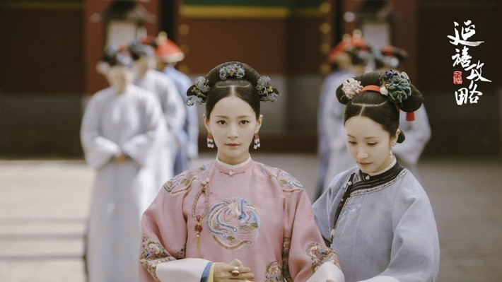 Chuyện Phùng Nhuận hoàng hậu có tư tình với Cao Bồ Tát bị mọi người trong cung biết nhưng không ai dám vạch tội bà hoàng này vì sợ mang họa vào thân. Mọi chuyện chỉ vỡ lở khi Bành Thành Công chúa bị Phùng Nhuận ép gả cho em trai mình. Bành Thành Công chúa đã lấy chồng nhưng không may phò mã chết sớm nên trở thành góa phụ xinh đẹp.