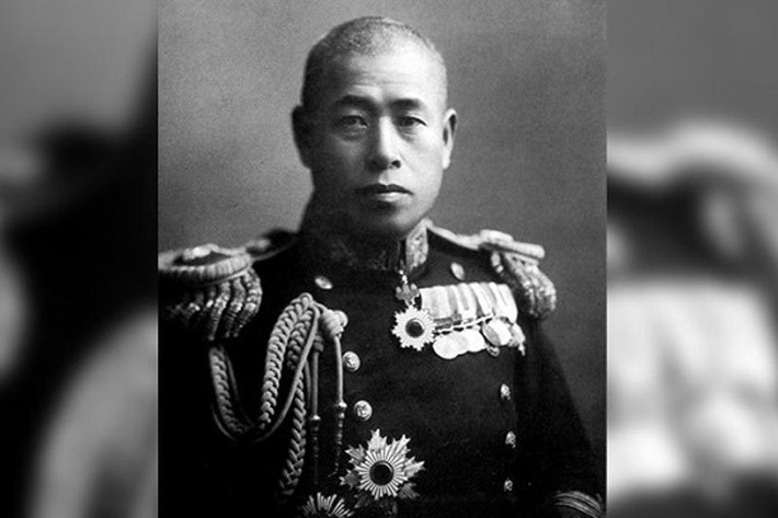 Ngày 7/12/1941, không lực hải quân Nhật mở cuộc tấn công chấn động vào căn cứ hải quân Mỹ tại Trân Châu Cảng, gần thành phố Honolulu trên đảo Oahu, tiểu bang Hawaii. Vào thời điểm bị Nhật Bản tấn công, Mỹ vẫn giữ tính trung lập trong Thế chiến 2 và hoàn toàn không chuẩn bị cho cuộc tấn công này. Do đó, Mỹ tổn thất lớn vì bị tấn công bất ngờ.