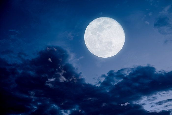 Vào ngày hôm ấy, Mặt trăng sẽ nằm ở phía đối diện của Trái đất so với Mặt trời và sẽ được chiếu sáng hoàn toàn. Giai đoạn này xảy ra lúc 1h57 giờ Việt Nam. Người Châu Mỹ bản địa gọi là trăng Hồng vì nó đánh dấu sự xuất hiện của loài hoa mang sắc hồng chỉ có tại khu vực Bắc Mỹ - loài hoa giáp trúc đào.