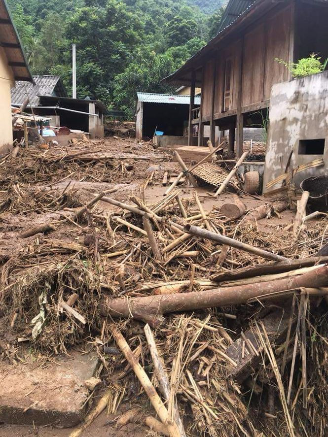 Ở thời điểm chỉ còn vài ngày nữa là đến ngày khai giảng năm học mới nhưng ngành giáo dục huyện Mường Lát phải gánh chịu những thiệt hại rất nặng nề.