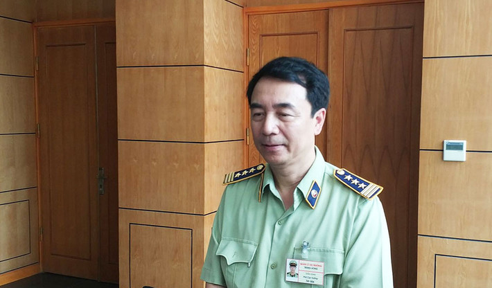 “Cá nhân tôi chỉ mong muốn một điều rất tâm huyết để nói với các đồng nghiệp trong lực lượng QLTT rằng: Nghề QLTT là 1 nghề khá nhiều vất vả, gian khó, đòi hỏi phải có trình độ nghiệp vụ, nắm chắc, hiểu biết pháp luật, có đủ Tâm và Tầm. Người cán bộ QLTT phải luôn trách nhiệm hết mình với công việc, biết tỉnh táo trước mua chuộc, cám dỗ, không bị mắc bẫy bởi những đạn bọc đường, và phải bản lĩnh, dũng cảm trước đe doạ nếu không chịu khó tu dưỡng rèn luyện, giữ gìn bản thân rất dễ vi phạm pháp luật”, ông viết trên trang cá nhân.