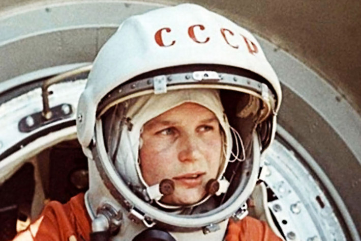 Gagarin thực hiện sứ mệnh lịch sử trên khi thực hiện chuyến bay kéo dài 108 phút trên tài vũ trụ Vostok 1.