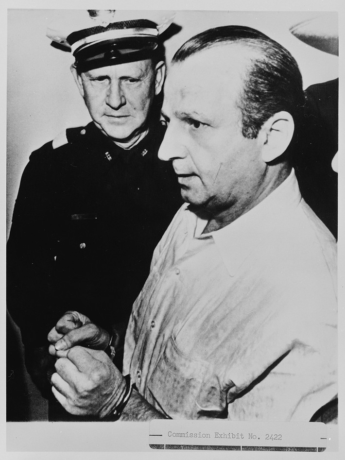 Lời giải thích này của Jack Ruby khiến nhiều người nghi ngờ. Họ cho rằng, ông chủ hộp đêm Ruby giết chết nghi phạm ám sát Tổng thống Kennedy là vì nhận được chỉ thị của người giấu mặt.