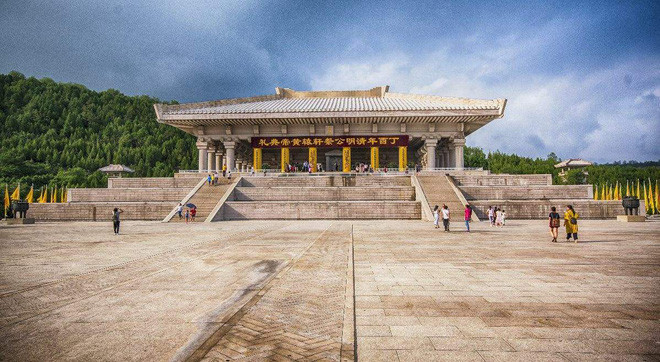 Điều kỳ là đến khó tin là lăng mộ của Hiên Viên Hoàng Đế không bị kẻ gian mạo phạm trong suốt hàng ngàn năm dù bên trong có nhiều bảo vật giá trị.