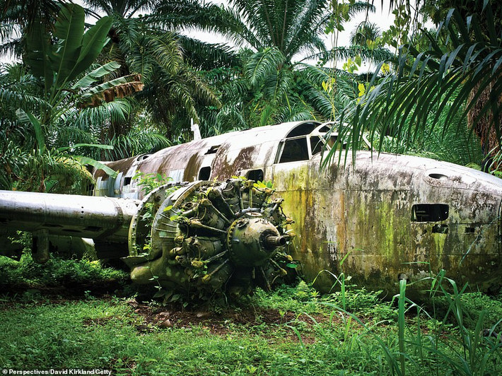Máy bay Lockheed Ventura của Không quân New Zealand rơi ở sân bay Talasea khi bị hỏng động cơ vào tháng 9/1944. Máy bay này gặp sự cố sau khi thực hiện nhiệm vụ đánh bom tàu thuyền của Nhật Bản.