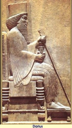 Thế nhưng, đến cuối cùng, Darius III bị chính các quan chức của mình giết. Vì vậy, ông trở thành ông hoàng cuối cùng của đế chế Ba Tư.