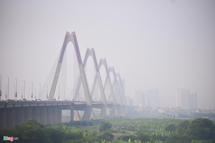 Nhiều nghiên cứu tại Hà Nội đã chỉ ra hiện tượng nghịch nhiệt là một trong các nguyên nhân chính làm cho nồng độ các chất ô nhiễm (đặc biệt là bụi PM 2.5) tăng cao đột biến.