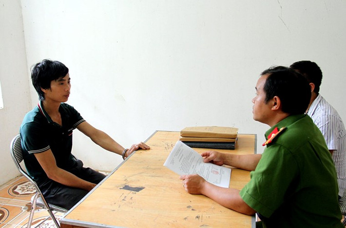 Ngày 6/9, Công an tỉnh Lào Cai đã khởi tố bị can và ban hành lệnh tạm giam đối với đối tượng Tẩn Ông Nải (Tên gọi khác là Tẩn Láo Lở) – kẻ gây ra vụ thảm sát 4 người ở Lào Cai đặc biệt nghiêm trọng.