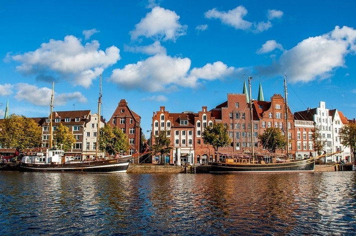 Thời điểm tốt nhất để đến thăm thành phố Lubeck là từ tháng 5 đến tháng 9. Trong khoảng thời gian này, thời tiết ôn hòa và có nhiều hoạt động ngoài trời để bạn thưởng thức.