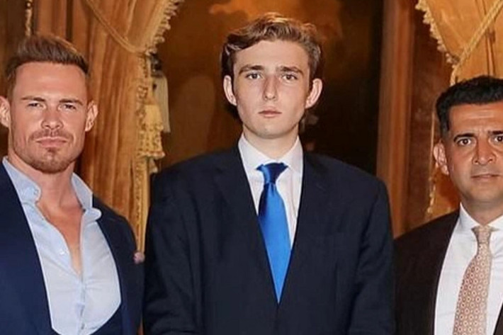 Barron Trump là con chung duy nhất của ông Donald Trump với bà Melania. Diện mạo hoàn hảo, gia thế hoàng tráng của chàng thanh niên 18 tuổi này khiến nhiều cô gái mê mẩn. Ảnh: IT.