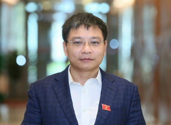 Ông Nguyễn Văn Thắng là Ủy viên Trung ương Đảng: Khóa XII (dự khuyết), XIII; Bí thư Tỉnh ủy, Bí thư Đảng ủy Quân sự tỉnh Điện Biên; Trưởng Đoàn ĐBQH tỉnh Điện Biên: Khóa XIV, XV; Ủy viên Ủy ban Kinh tế của Quốc hội Khóa XIV. Đại biểu Quốc hội: Khóa XIV, XV.