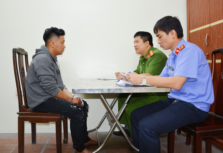 Kết quả điều tra cho thấy, Hoàng và chị B có quan hệ tình cảm, nhưng đã chia tay. Chị B xuống Bắc Ninh làm việc có quen và quan hệ tình cảm với anh Hoàng Xuân D. Do ghen tuông, Hoàng đã nảy sinh ý định giết chị B.