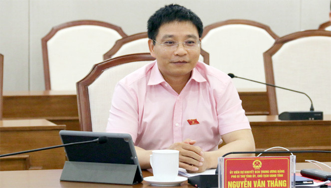 Đối với Cao tốc Bắc - Nam phía đông giai đoạn 2 (2021 - 2025), theo kế hoạch sẽ phải hoàn tất các thủ tục liên quan để khởi công các gói thầu đầu tiên vào cuối tháng 12/2022. Bộ GTVT đặt mục tiêu hoàn thành việc lựa chọn nhà thầu xây lắp, tư vấn giám sát trước ngày 20/12; chuẩn bị công tác khởi công các gói thầu đầu tiên từ ngày 21 đến 24/12. Các gói thầu còn lại hoàn thành công tác lựa chọn nhà thầu và tổ chức thi công trong quý 1/2023. Đây cũng là một thách thức không nhỏ với tân Bộ trưởng.