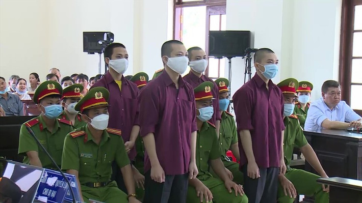 Trước đó, đơn vị này đã lấy mẫu ADN của 28 người liên quan sinh sống trong hộ của bị cáo Cao Thị Cúc - “Tịnh thất Bồng Lai”, “Thiền am bên bờ vũ trụ” đưa đến Phân viện Khoa học hình sự tại TP HCM để giám định.