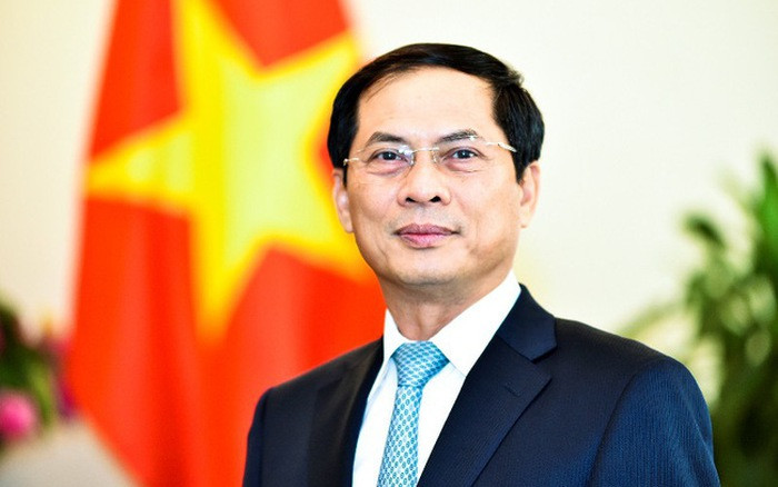 Ủy viên Trung ương Đảng, Bộ trưởng Bộ Ngoại giao Bùi Thanh Sơn.