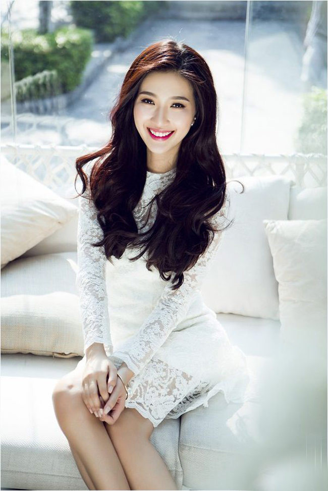 Cô từng tham dự cuộc thi "Hoa hậu Việt Nam 2014". Linh Sunny sở hữu chiều cao lý tưởng và ba vòng chuẩn chỉnh. Tuy nhiên, ở vai trò MC, Linh Sunny vẫn còn nhiều thiếu sót như: vấp lỗi, lối dẫn chưa phong phú...
