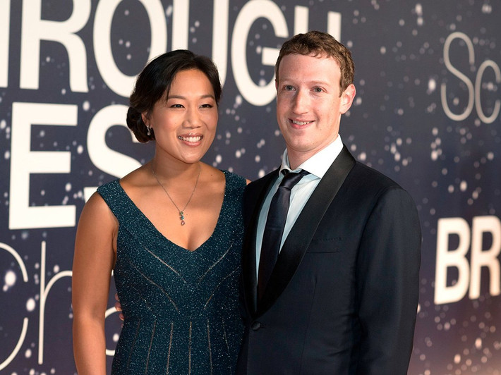 9. Vợ chồng Mark Zuckerberg và Priscilla Chan, với tài sản ròng của cả hai lên tới 38,5 tỷ USD: Người sáng lập và CEO của mạng xã hội lớn nhất thế giới đã kết hôn với cô vợ Priscilla Chan cùng học ở ĐH Harvard sau 9 năm hẹn hò.