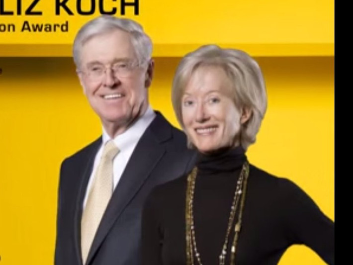 5. Charles Koch và Elizabeth, với tổng tài sản trị giá 47,4 tỷ USD: Gia đình Koch nổi tiếng trong giới truyền thông và bà Elizabeth tuyên bố rằng bây giờ, gia đình họ không đi đâu mà không có vệ sĩ.