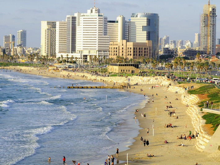 10. Israel; Số tỷ phú: 17; Dân số: 8.358.100; Số dân trên 1 tỷ phú: 491.653.