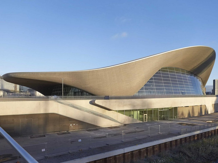 Khu thể thao London Aquatics Centre ở London (Anh) do công ty Zaha Hadid Architects thiết kế.