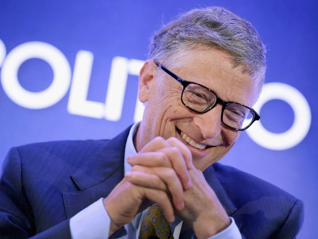 Giống như các tỷ phú thế giới nổi tiếng khác, Bill Gates cũng thường đọc các trang như Wall Street Journal, New York Times, và EconomistRead vào mỗi buổi sáng.