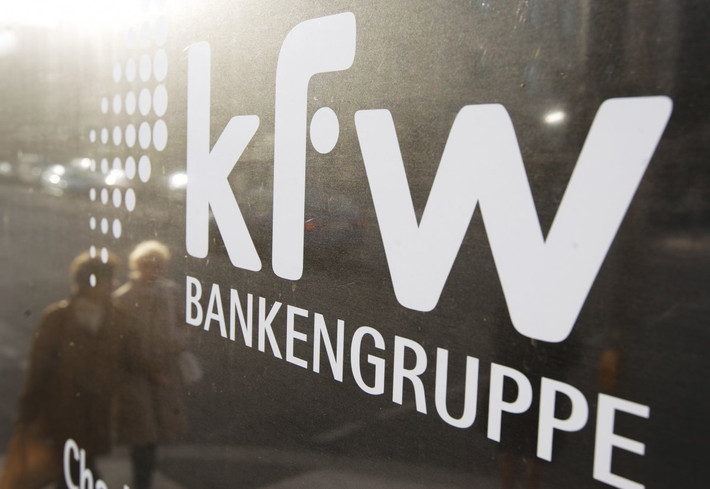 Tổ chức Global Finance đã đưa ra danh sách 15 ngân hàng an toàn nhất thế giới 2015. Trong đó Ngân hàng KfW của Đức đứng đầu về độ tín nhiệm an toàn. Tài sản của ngân hàng này là: 640.953.000 USD; Điểm tín nhiệm: Fitch: AAA, Moody: Aaa, S&P: AAA.