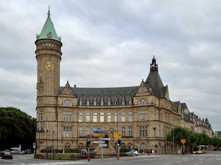 9. Banque et Caisse d'Epargne de l'Etat của Luxembourg, tài sản: 56.102.000 USD: Điểm tín nhiệm là Fitch: N / R, Moody: Aa1, S & P: AA +.