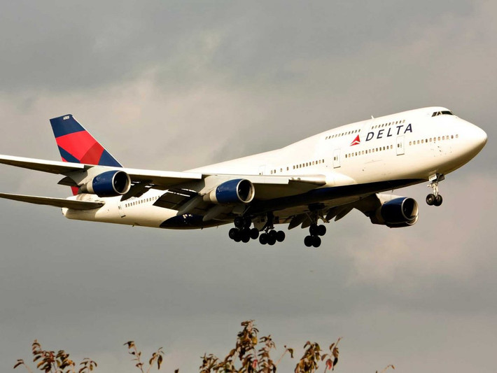 Chiếc 747 nằm trong phi đội bay của hãng Delta Airlines.