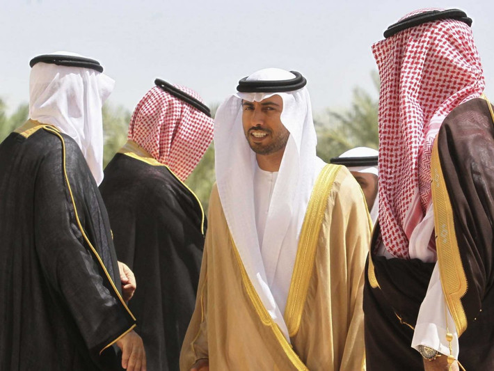 7. United Arab Emirates - UAE (Các tiểu vương quốc Ả Rập thống nhất), trữ lượng dầu thô là 97,8 tỷ thùng: Sau cuối năm 2014 sụt giảm giá dầu, UAE - một trong những nhà sản xuất lớn nhất trong OPEC - đã sản xuất một lượng dầu thô kỷ lục.