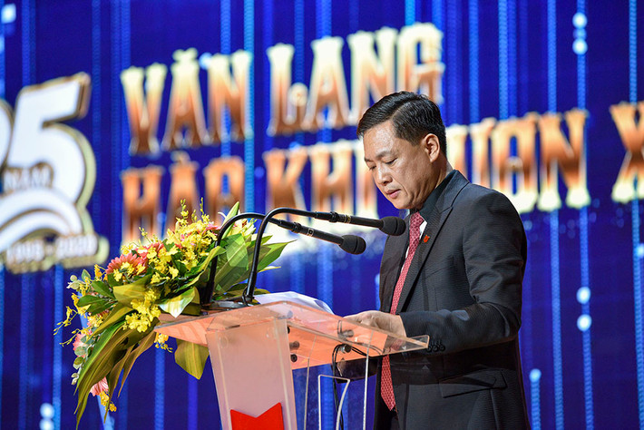 Ông Trí nắm chức vụ Chủ tịch HĐQT kiêm Tổng giám đốc Tập đoàn Capella (Capella Holdings), tiền thân là Công ty cổ phần đầu tư Địa ốc Bến Thành. Capella sở hữu loạt thương hiệu có tiếng ở TP HCM như Chill Skybar, Riverside Palace, Claris Palace, Capella Park View, Capella Gallery Hall… Capella Holdings kinh doanh bất động sản với The One Saigon, dự án có vị trí kim cương ngay giữa trung tâm tài chính quận 1.